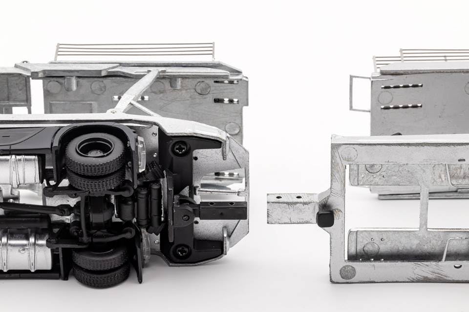 Gaincorp Products 1/64 Mercedes-Benz Actros 2 LHD Silver Model Truck-Kiichin - The #1 Place for Japanese Goods in Your Hand!