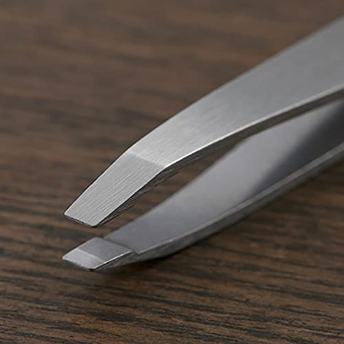 Kai Seki Magoroku Angled Tweezers With Case Premium Eyebrow Tool Japan