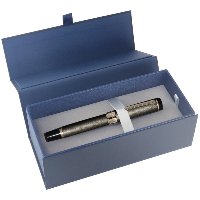 https://cdn.shopify.com/s/files/1/0564/5166/1891/files/Sailor-Cylint-Fountain-Pen-Niigata-Lacquerware-Ruri-Medium-Nib-21K-Gold-Nib-106008440-4901680176145-3.jpg?v=1753849628